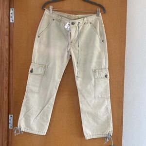 NWT Bella Dahl Cream Cargo Capri XS